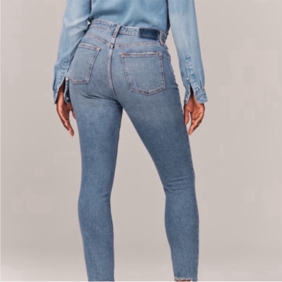 Abercrombie & Fitch Curve Love The Skinny High Rise Jeans Size 27/4S - Picture 2 of 11
